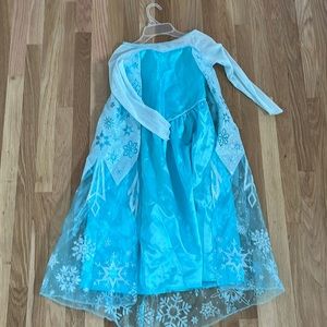 Beautiful Elsa dress 7 8 years old